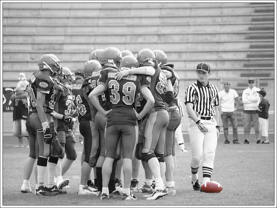 Les Corsaires vs Pygargues de Troyes: The Huddle 05